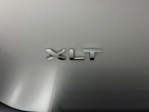 Used 2017 Ford Expedition XLT RWD image 8