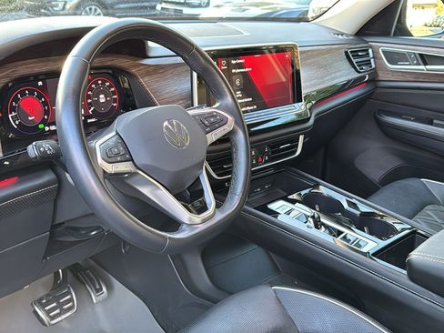 Used 2024 Volkswagen Atlas SEL Premium R-Line AWD/4WD image 16