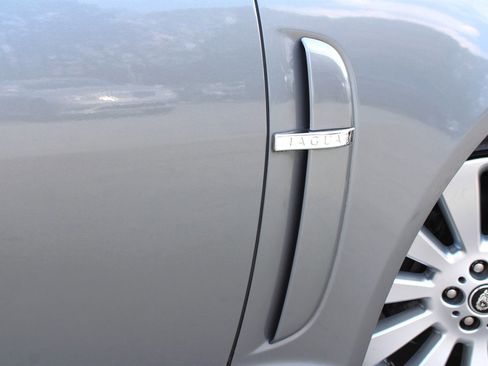 Used 2009 Jaguar XF Luxury image 11