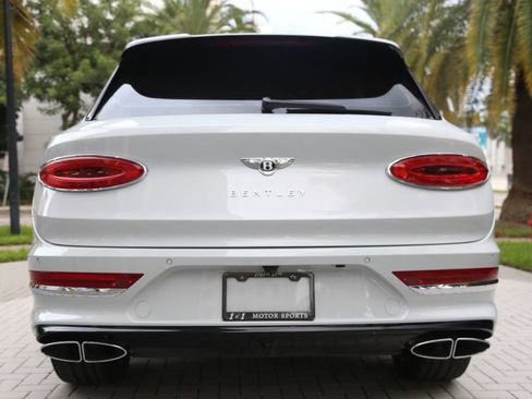 Used 2021 Bentley Bentayga image 15