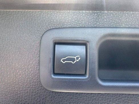 Certified 2020 Toyota Highlander XLE AWD/4WD image 11