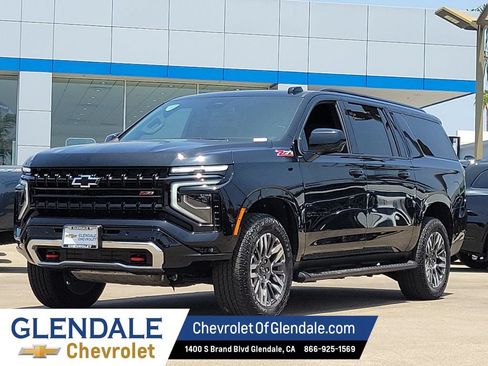 Used 2025 Chevrolet Suburban Z71 AWD/4WD image 15