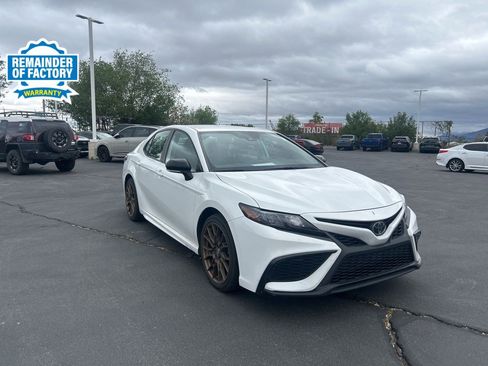 Used 2023 Toyota Camry SE image 1