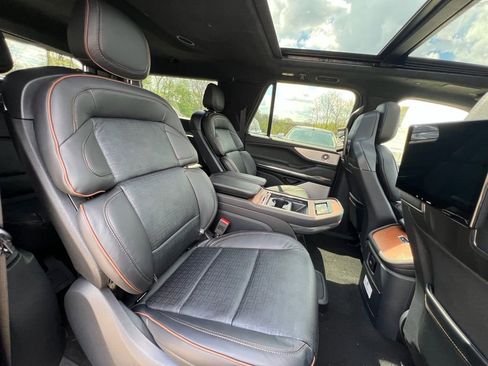 New 2025 Lincoln Navigator L Black Label AWD/4WD image 25