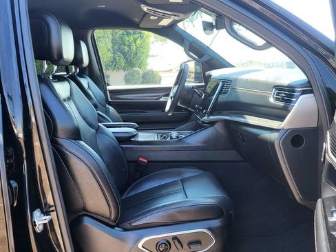 Used 2024 Jeep Wagoneer Series II w/ Flexible Seating Group AWD/4WD image 20