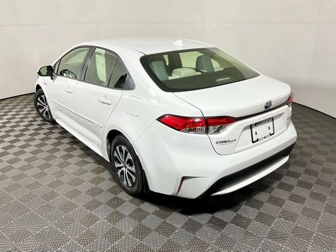 Used 2021 Toyota Corolla LE image 11