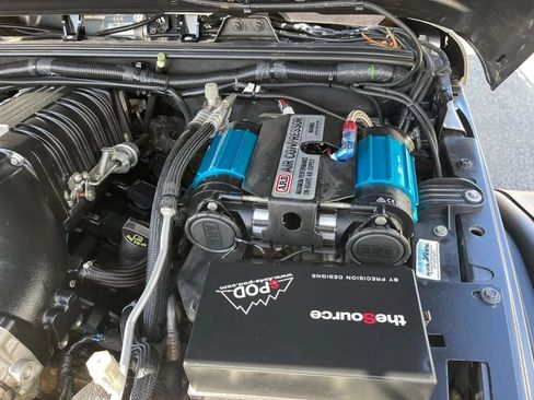 Used 2017 Jeep Wrangler Unlimited Rubicon image 35