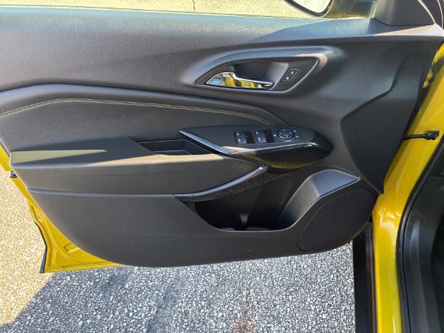Used 2025 Chevrolet Trax ACTIV w/ Driver Confidence Package FWD image 19