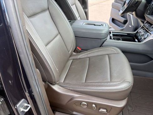 Used 2023 GMC Yukon XL Denali w/ Denali Reserve Package AWD/4WD image 39