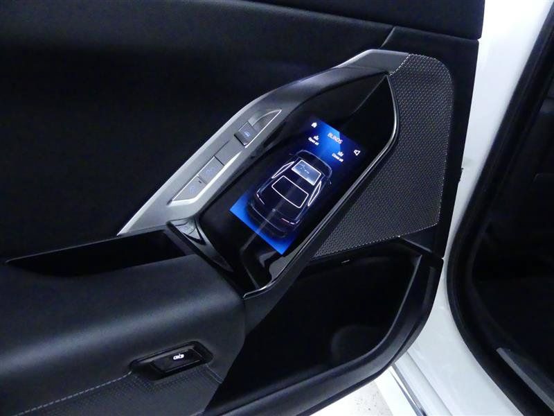 Used 2023 BMW i7 xDrive60 AWD/4WD image 36