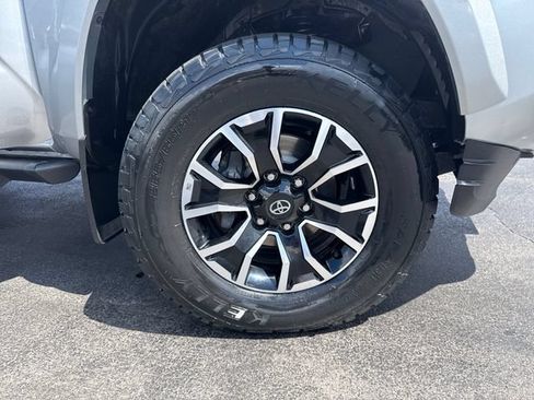 Used 2023 Toyota Tacoma TRD Sport AWD/4WD image 26
