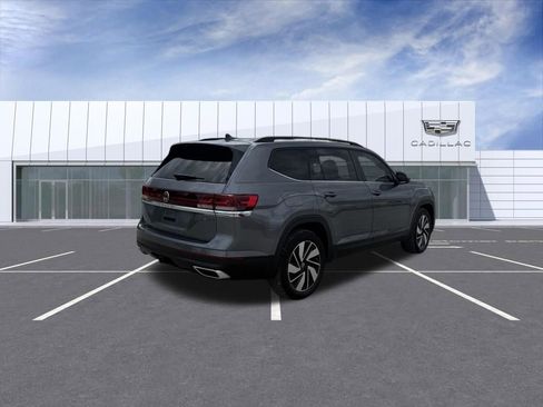 Used 2024 Volkswagen Atlas SE w/ Panoramic Sunroof Package AWD/4WD image 3