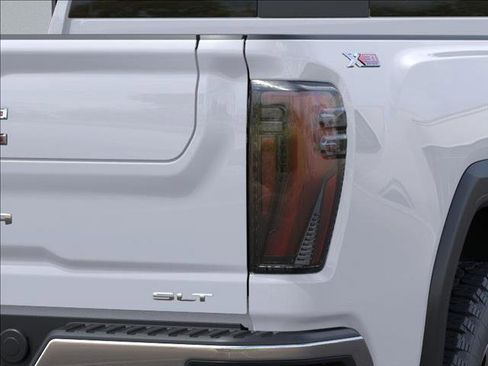 New 2026 GMC Sierra 2500 SLT w/ SLT Premium Package image 11