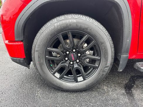 Used 2023 GMC Sierra 1500 Elevation w/ LPO, Elevation Black Package image 9