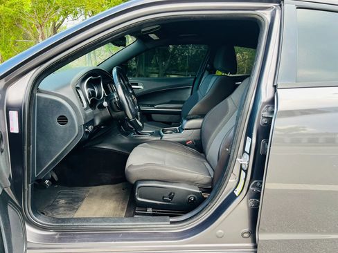 Used 2018 Dodge Charger R/T RWD image 11