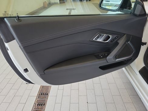Used 2022 BMW Z4 sDrive30i w/ Driving Assistance Package RWD image 15