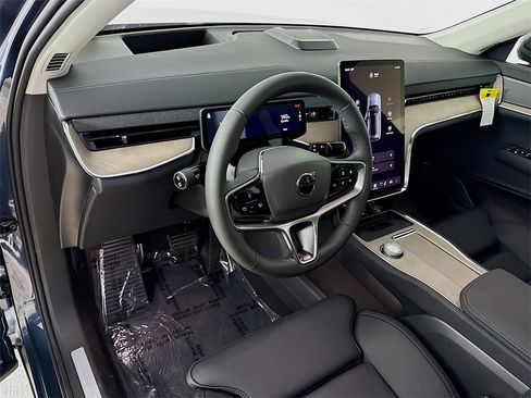 New 2025 Volvo EX90 Ultra image 9