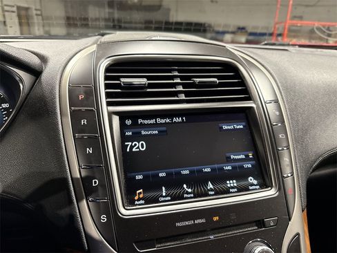 Used 2016 Lincoln MKX Reserve w/ Luxury Package image 12