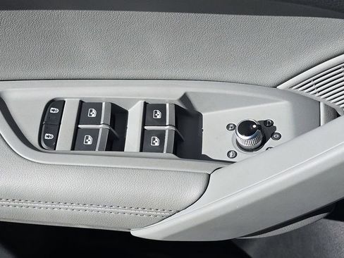 Certified 2023 Audi Q5 e Premium Plus w/ Premium Plus Package image 19