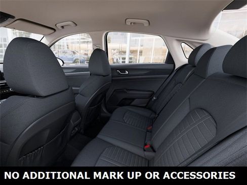 New 2026 Kia K5 LXS image 18