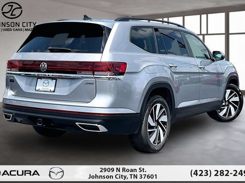 Used 2025 Volkswagen Atlas SE AWD/4WD image 2