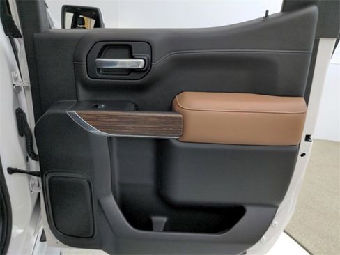 Used 2019 Chevrolet Silverado 1500 High Country image 43