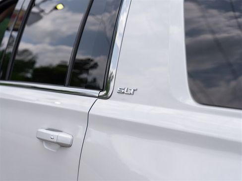 Used 2020 GMC Yukon XL SLT w/ Premium Edition AWD/4WD image 11