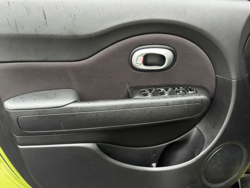 Used 2018 Kia Soul FWD image 14