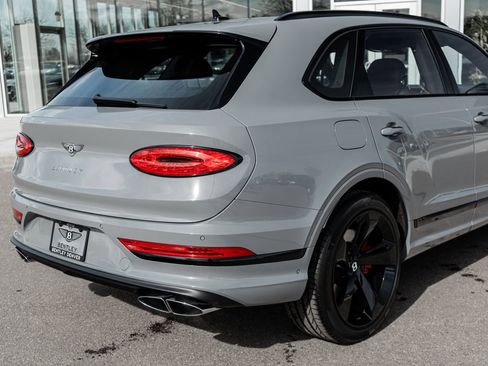 Used 2022 Bentley Bentayga image 13