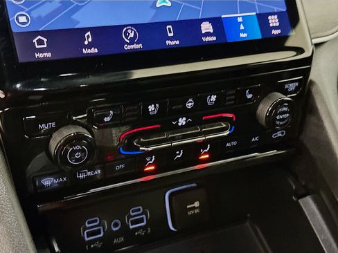 Used 2024 Jeep Grand Cherokee L Limited w/ Luxury Tech Group II image 24