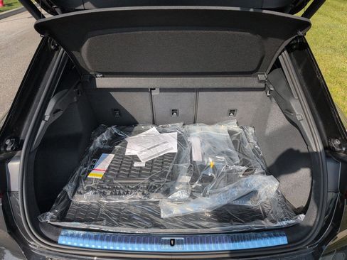 New 2025 Audi Q3 2.0T Premium image 36