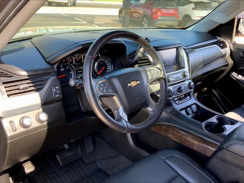 Used 2018 Chevrolet Suburban LT AWD/4WD image 17