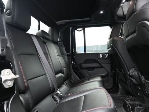 Used 2024 Jeep Gladiator Rubicon w/ Technology Group image 26