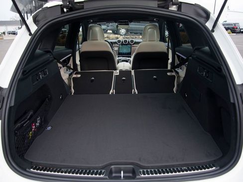 Used 2026 Mercedes-Benz GLC 300 4MATIC image 23