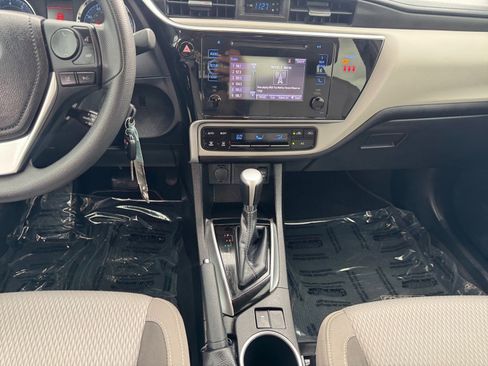 Used 2019 Toyota Corolla LE image 11