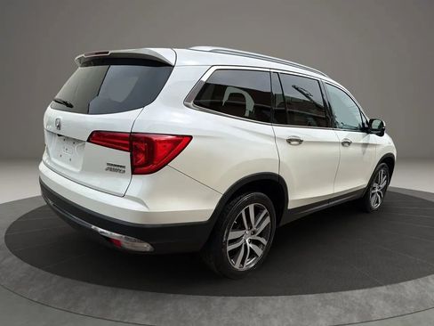 Used 2017 Honda Pilot Touring image 5