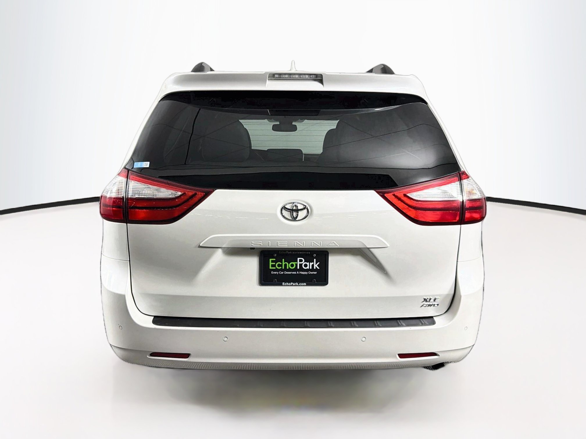 Used 2018 Toyota Sienna XLE w/ XLE Navigation Package AWD/4WD image 7