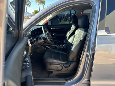 Used 2024 Kia Telluride LX FWD image 10