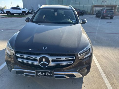 Used 2021 Mercedes-Benz GLC 300 image 4