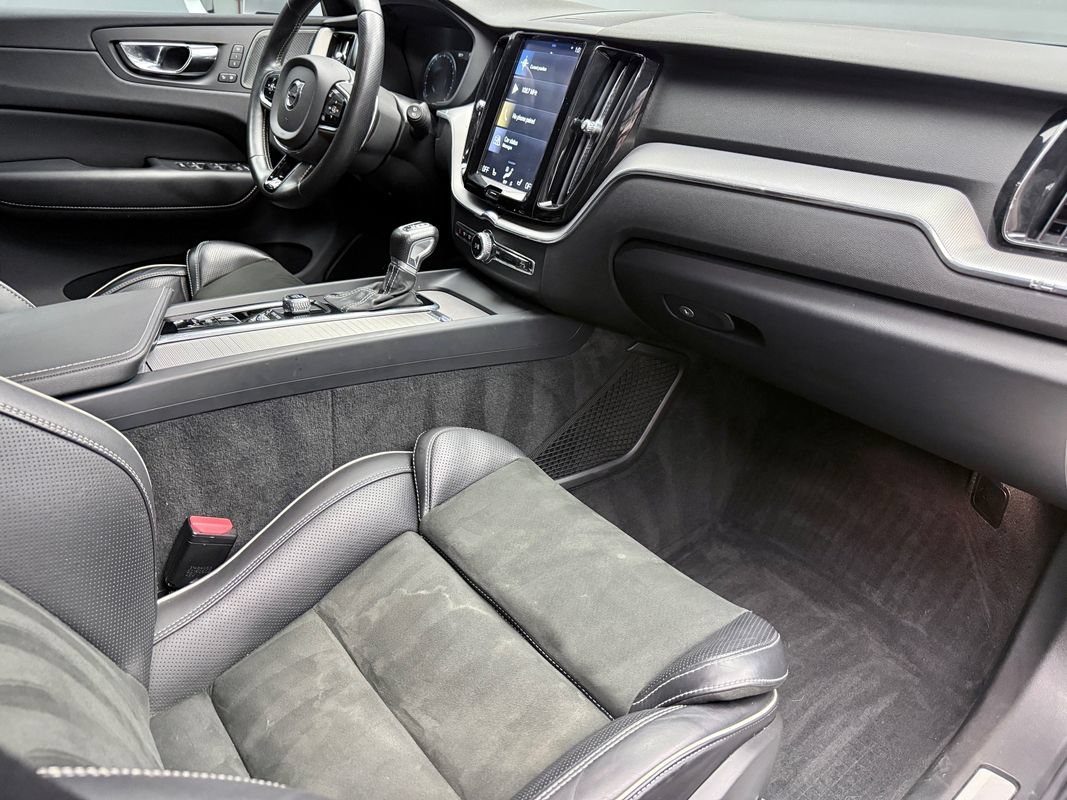 Used 2019 Volvo XC60 T6 R-Design w/ Protection Package Premier AWD/4WD image 11