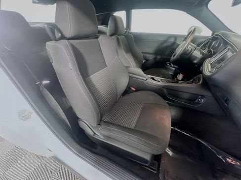 Used 2018 Dodge Challenger R/T image 30