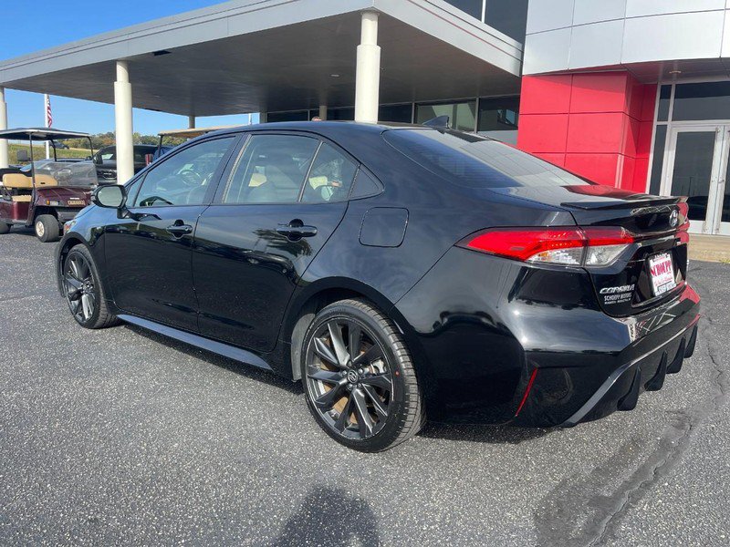 Used 2023 Toyota Corolla SE w/ SE Package FWD image 4