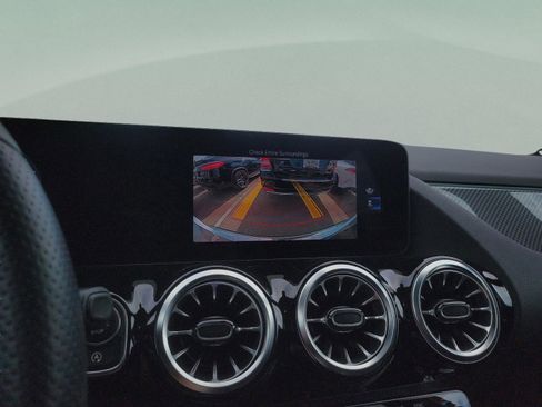 Certified 2023 Mercedes-Benz GLA 250 image 32