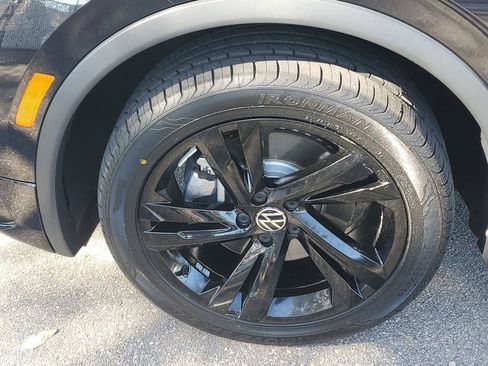 Used 2023 Volkswagen Tiguan SE R-Line image 12