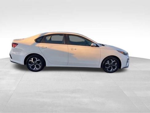 Used 2019 Kia Forte LXS image 8