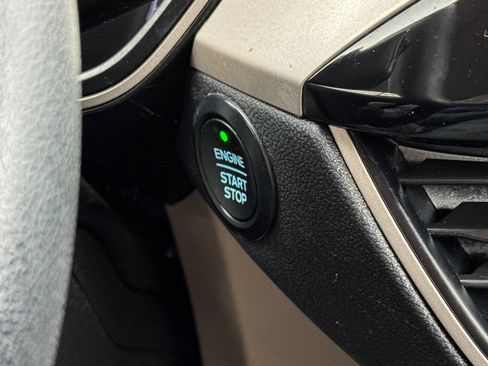 Used 2020 Ford Escape SE image 22