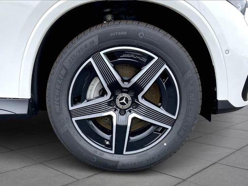 Used 2025 Mercedes-Benz GLC 300 4MATIC image 16