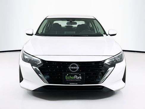 Used 2024 Nissan Sentra SV image 2