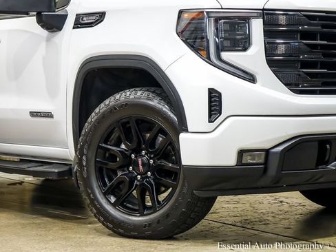 Used 2025 GMC Sierra 1500 Elevation w/ Preferred Package AWD/4WD image 4