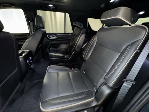 Used 2021 Chevrolet Tahoe Premier w/ Premium Package image 31